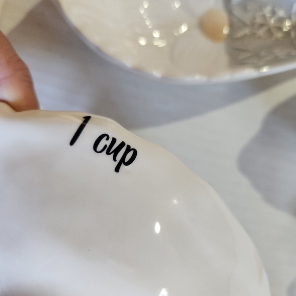 Christmas Gnome Measuring Cups Set of 4 Holiday Kitchen Decor Ceramic Baking Set - Picture 3 of 11